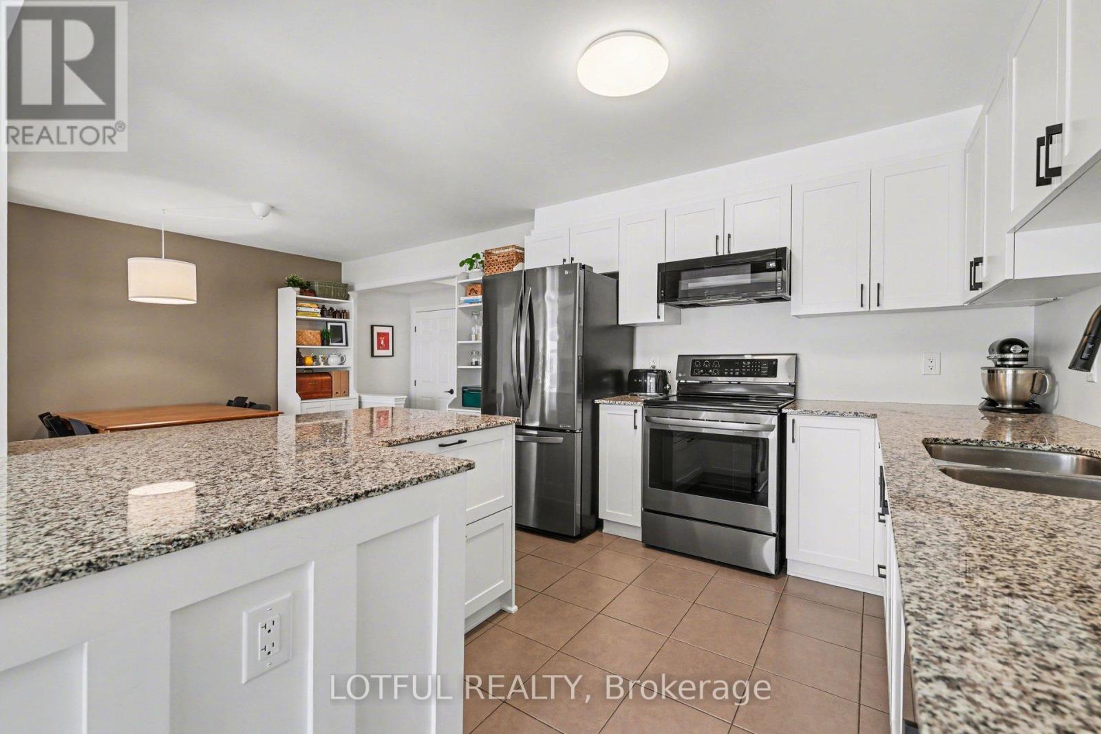 521 Foxlight Circle, Ottawa, Ontario  K2M 0L9 - Photo 12 - X12807222