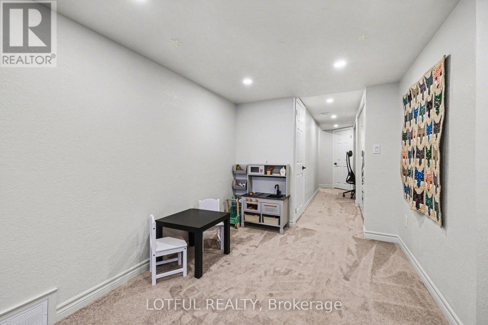 521 Foxlight Circle, Ottawa, Ontario  K2M 0L9 - Photo 31 - X12807222