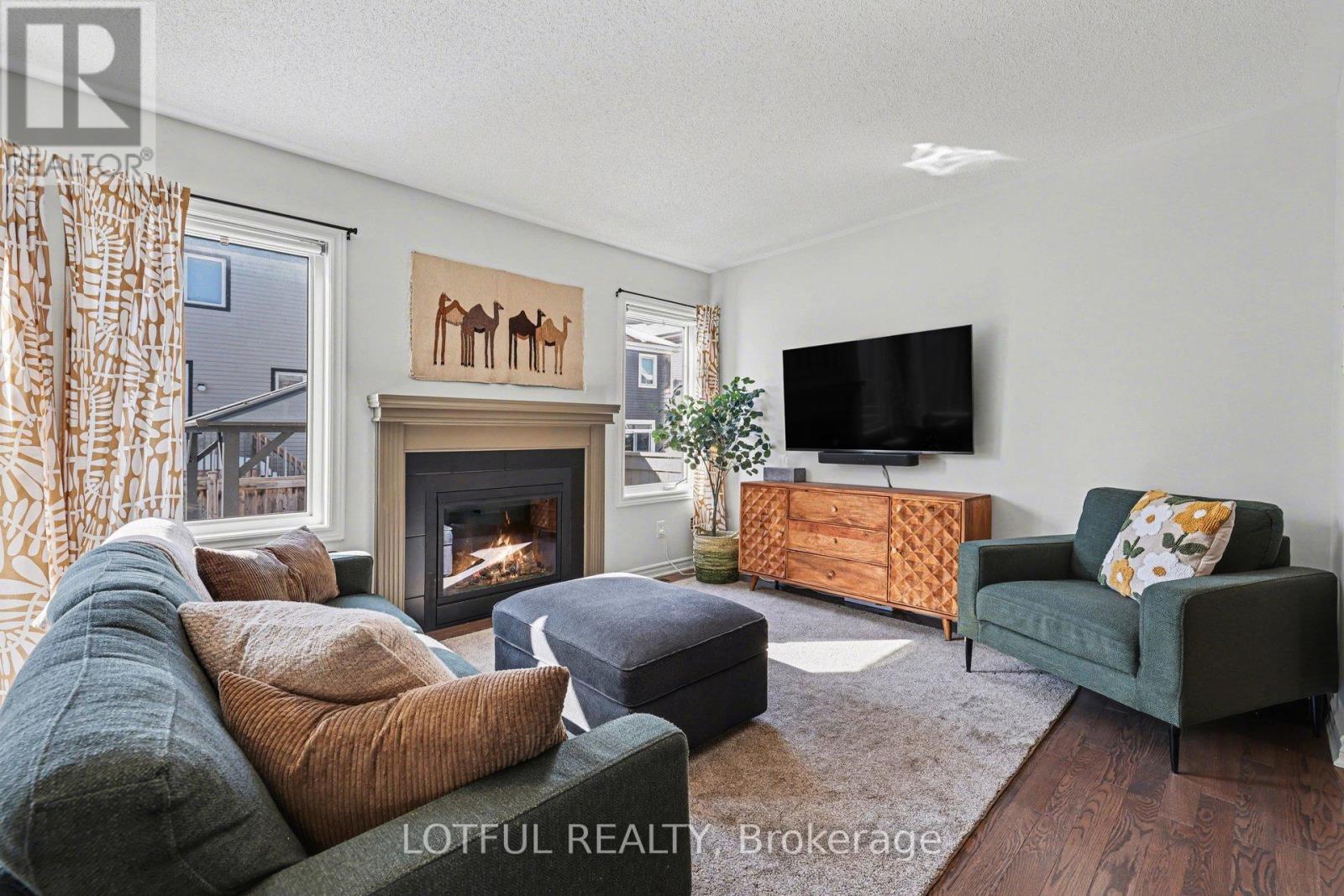 521 Foxlight Circle, Ottawa, Ontario  K2M 0L9 - Photo 5 - X12807222