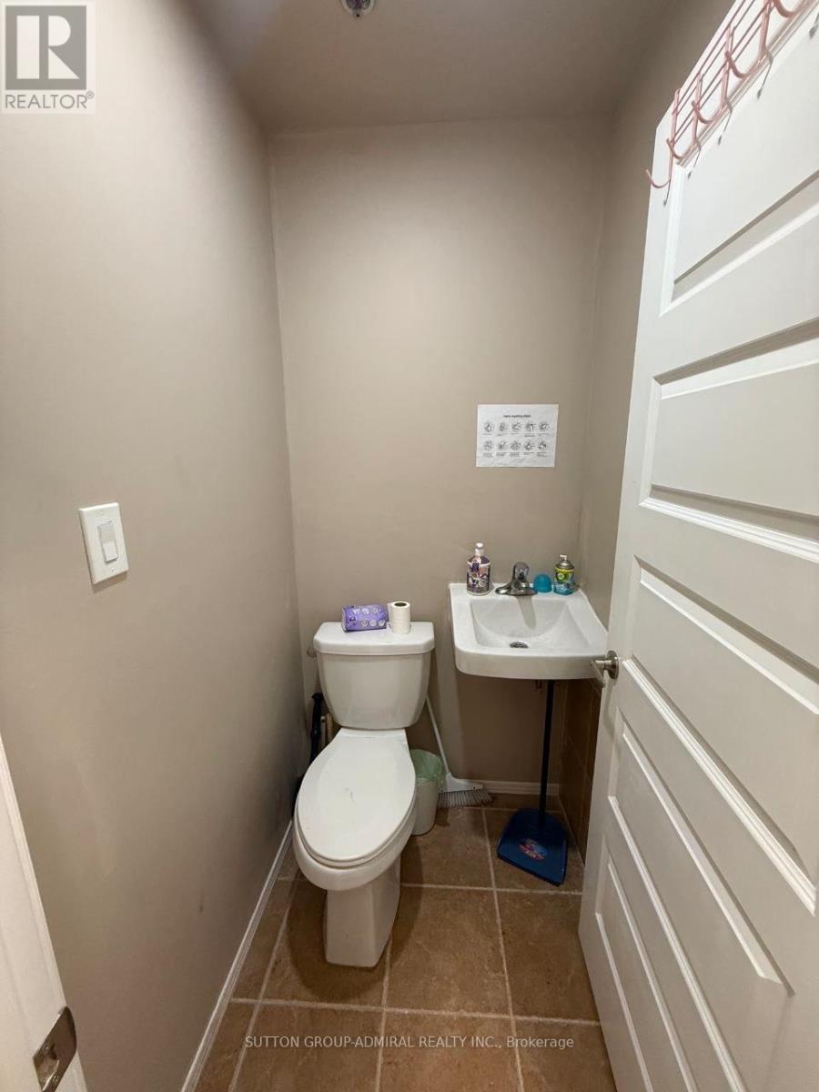 11 - 110 Konrad Crescent, Markham, Ontario  L3R 9X2 - Photo 8 - N12805372