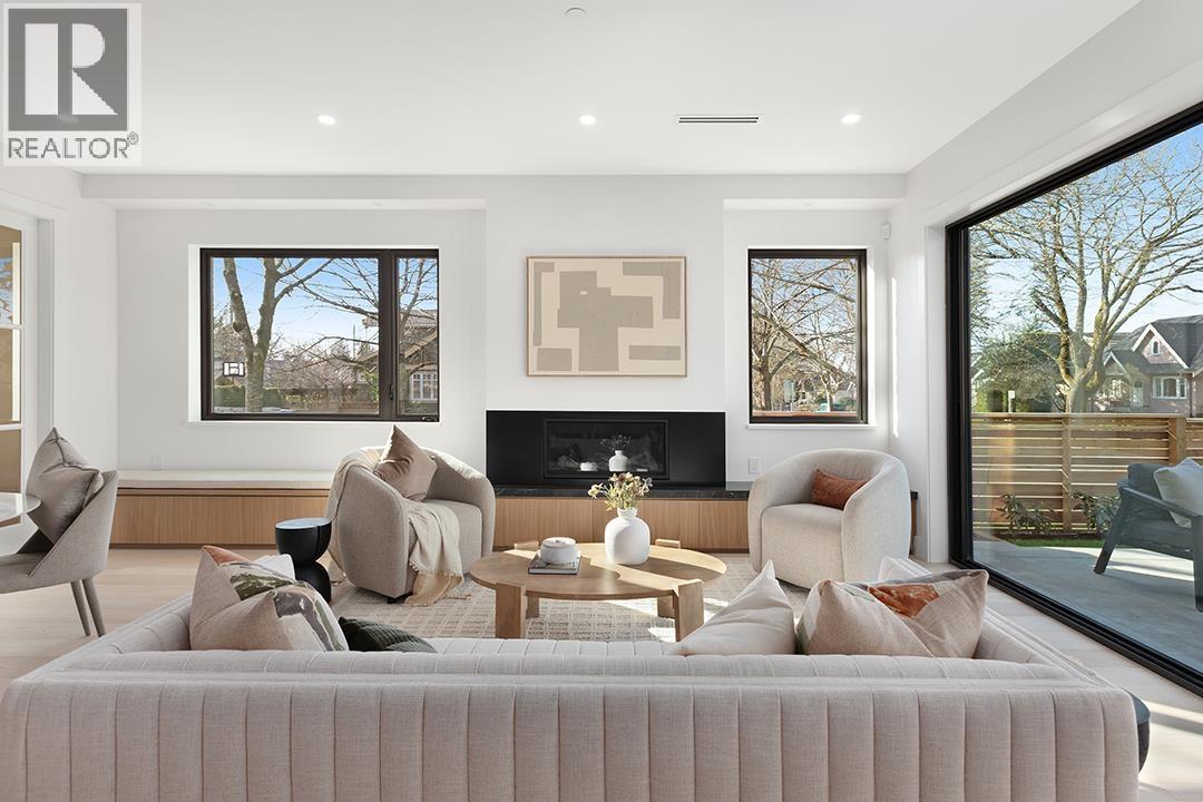 396 W 21 Avenue, Vancouver, British Columbia  V5Y 2E5 - Photo 4 - R3092014