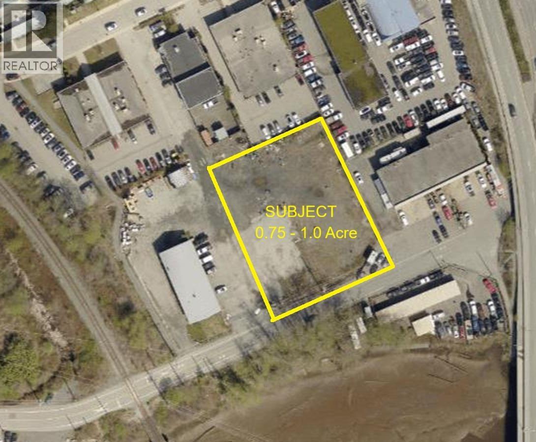 1555 Pemberton Avenue, Squamish, British Columbia  V8B 0A3 - Photo 2 - C8076396