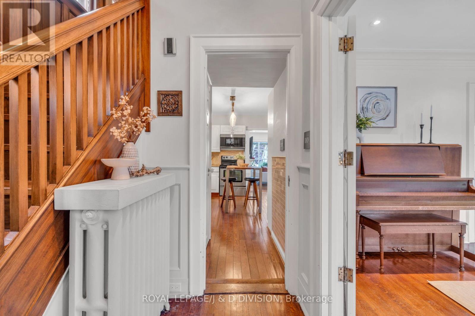 453 Oriole Parkway, Toronto, Ontario  M5P 2H7 - Photo 5 - C12807200