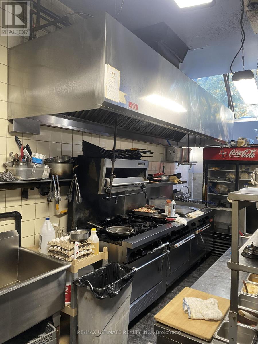 3401 Yonge Street, Toronto, Ontario  M4N 2M8 - Photo 5 - C12807246