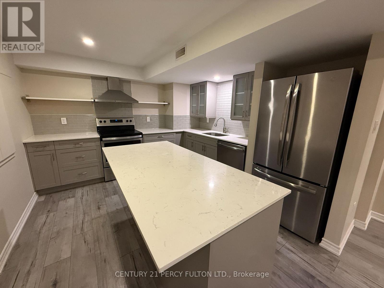 7 Redmond Drive, Ajax, Ontario  L1S 5R7 - Photo 4 - E12807234