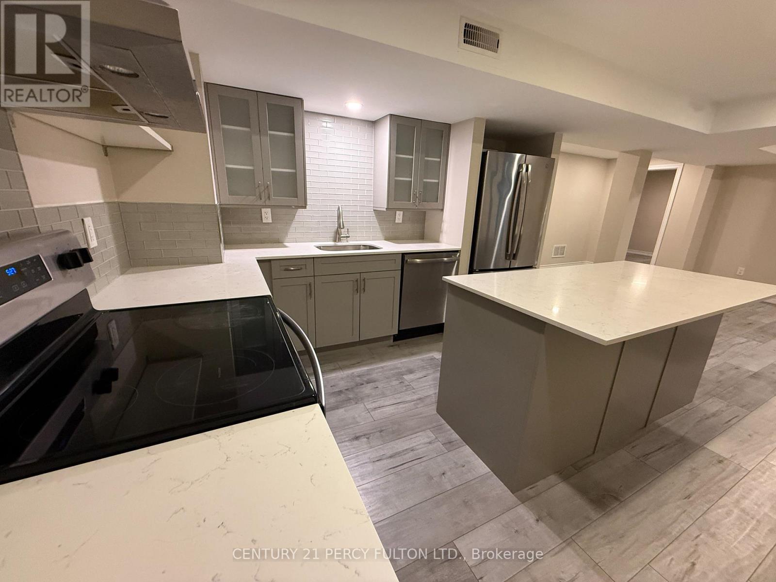 7 Redmond Drive, Ajax, Ontario  L1S 5R7 - Photo 5 - E12807234