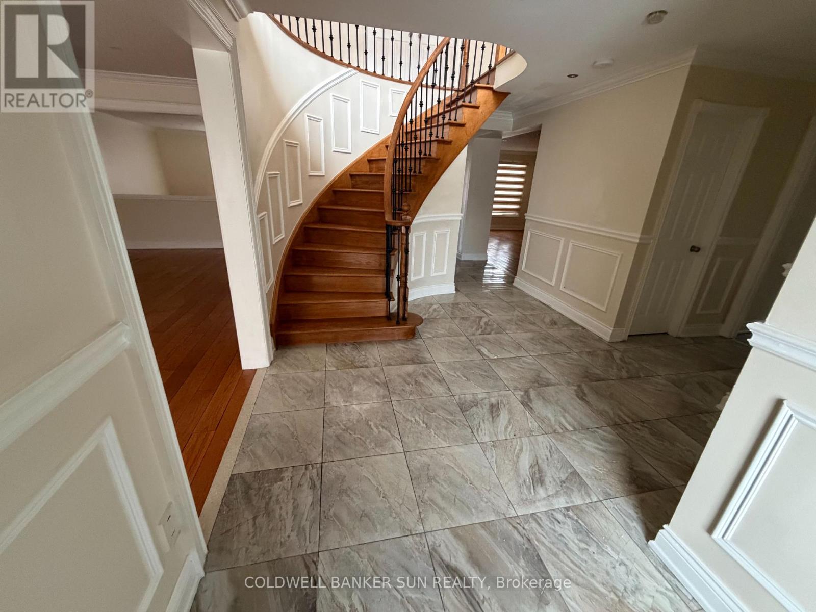 1622 Bristol Road W, Mississauga, Ontario  L5M 4B5 - Photo 2 - W12795232