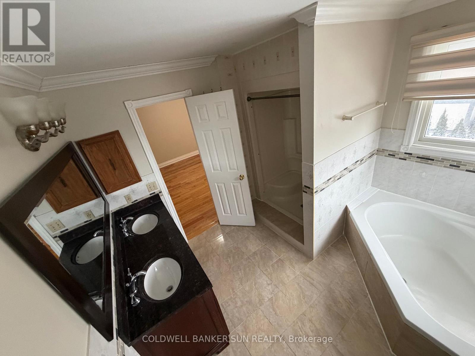 1622 Bristol Road W, Mississauga, Ontario  L5M 4B5 - Photo 25 - W12795232