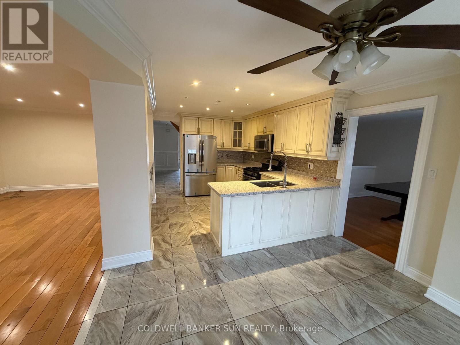 1622 Bristol Road W, Mississauga, Ontario  L5M 4B5 - Photo 8 - W12795232