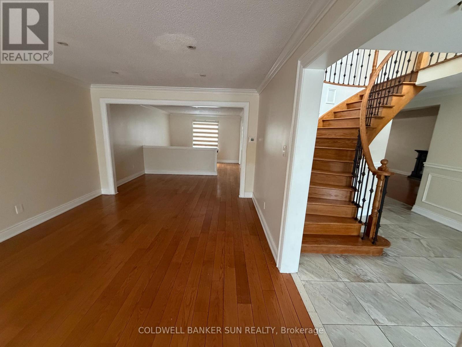 1622 Bristol Road W, Mississauga, Ontario  L5M 4B5 - Photo 5 - W12795232