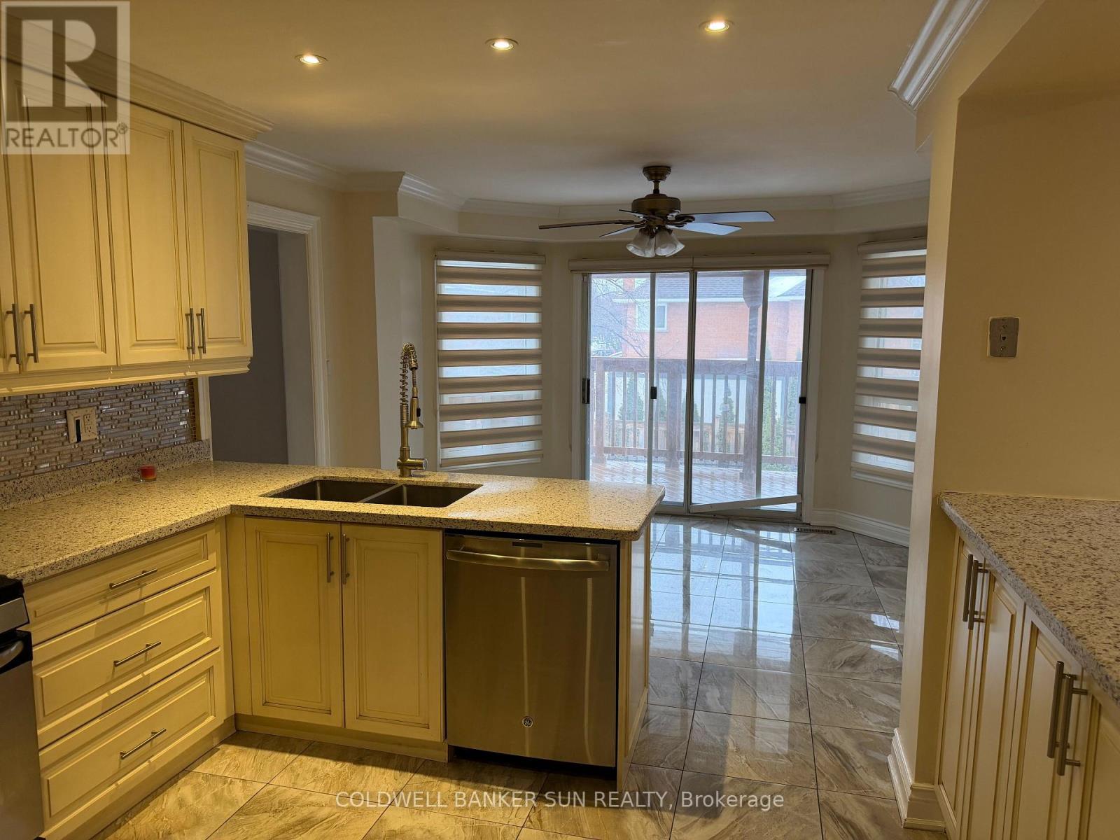 1622 Bristol Road W, Mississauga, Ontario  L5M 4B5 - Photo 9 - W12795232