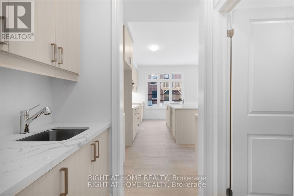 59 Cunningham Drive, Bradford West Gwillimbury, Ontario  L0G 1B0 - Photo 17 - N12807250