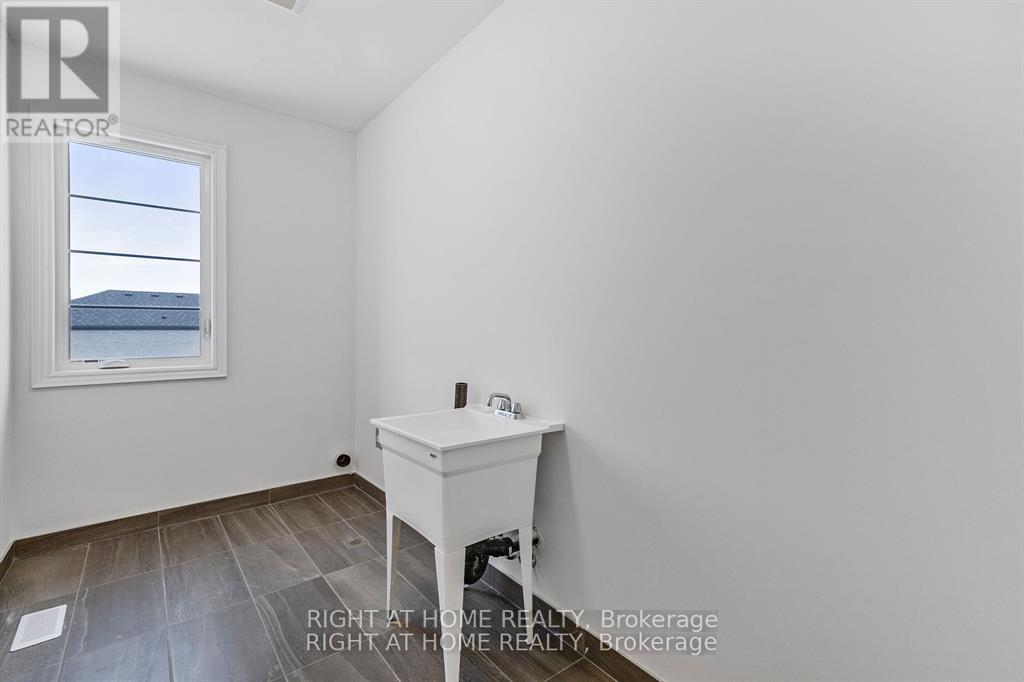 59 Cunningham Drive, Bradford West Gwillimbury, Ontario  L0G 1B0 - Photo 31 - N12807250