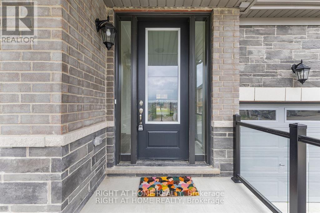 59 Cunningham Drive, Bradford West Gwillimbury, Ontario  L0G 1B0 - Photo 4 - N12807250