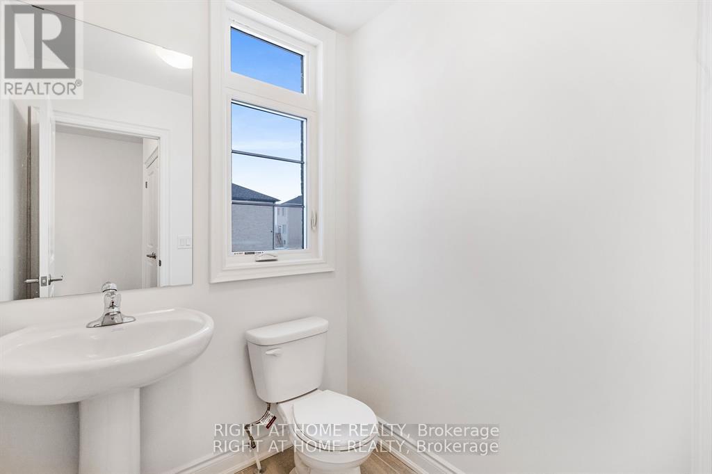 59 Cunningham Drive, Bradford West Gwillimbury, Ontario  L0G 1B0 - Photo 8 - N12807250