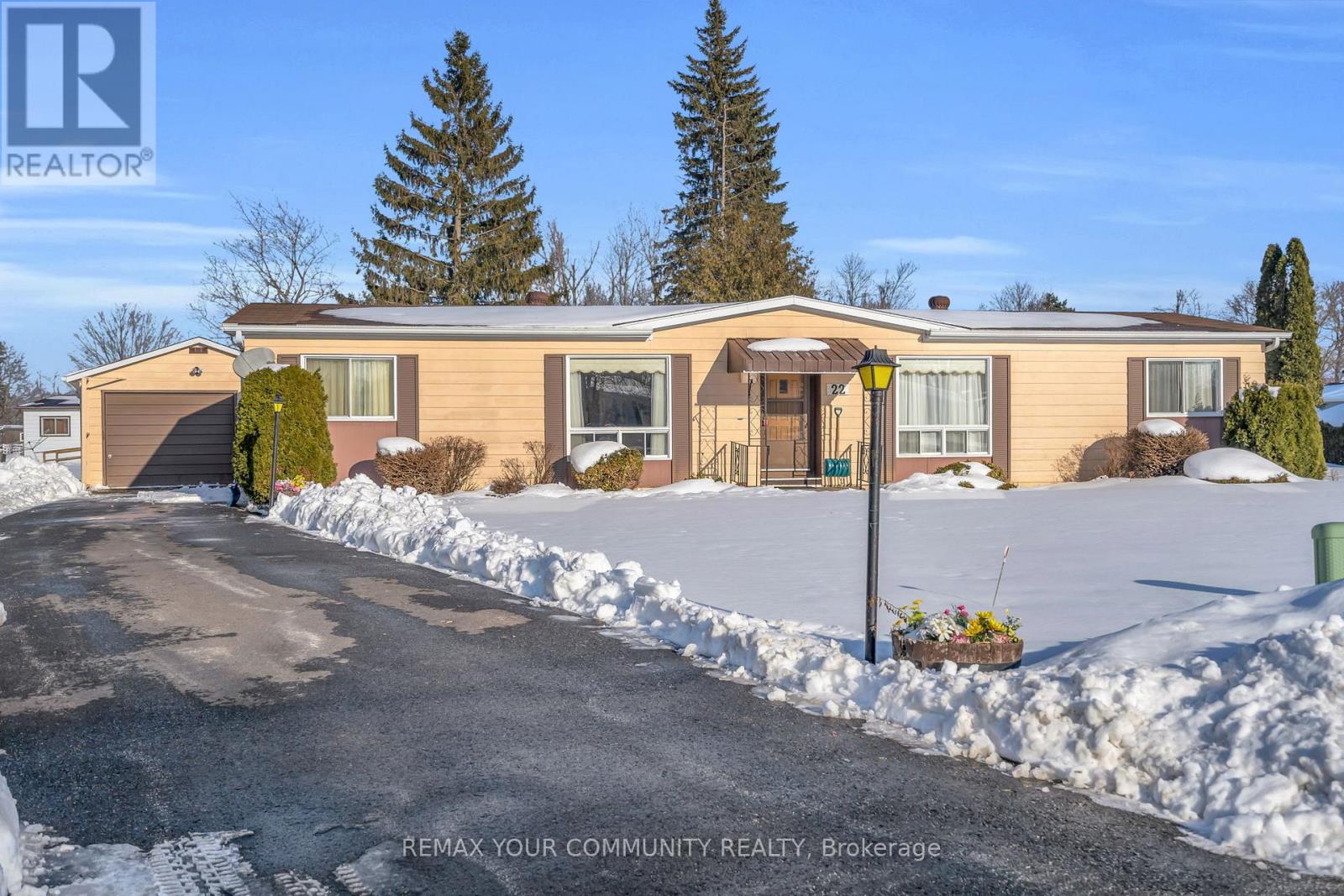 22 Emery Court, Georgina, Ontario  L0E 1R0 - Photo 4 - N12807260