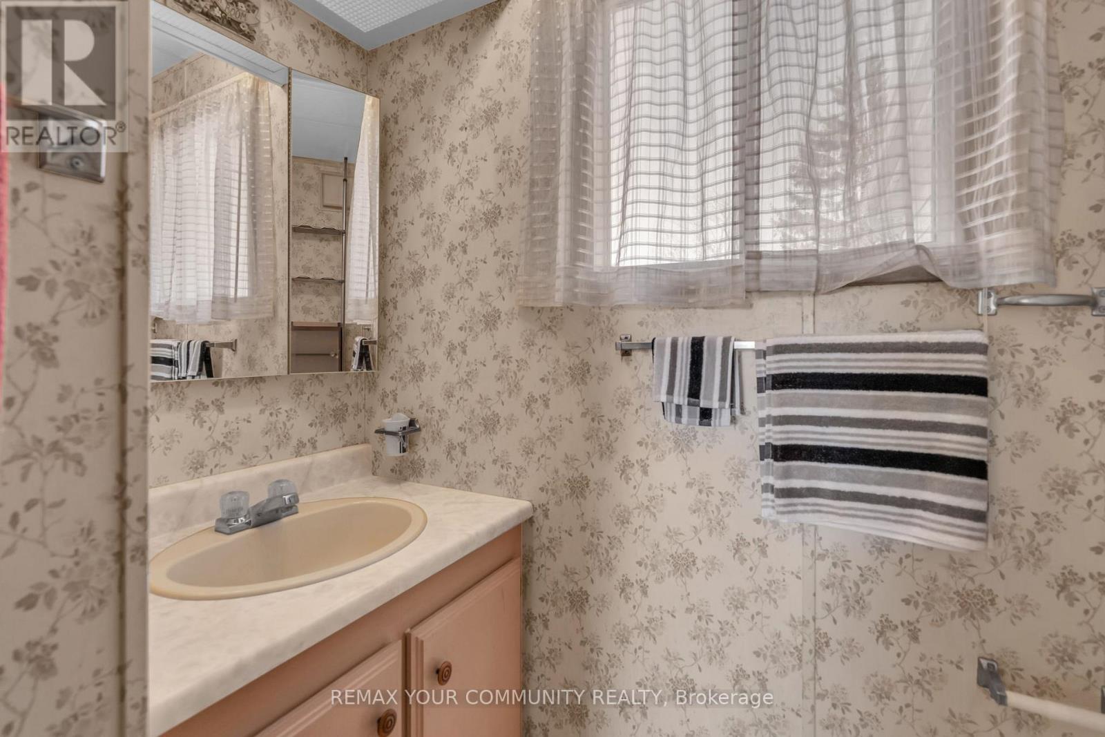 22 Emery Court, Georgina, Ontario  L0E 1R0 - Photo 41 - N12807260