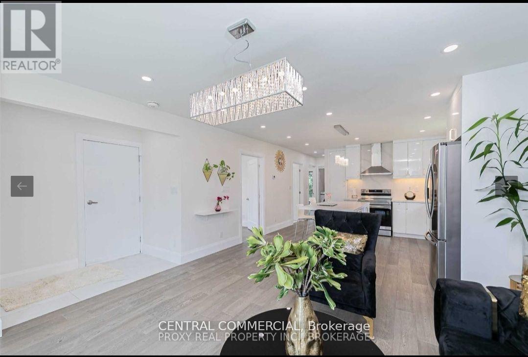 Main Floor - 38 Child Dr Drive N, Aurora, Ontario  L4G 1Y5 - Photo 11 - N12807266