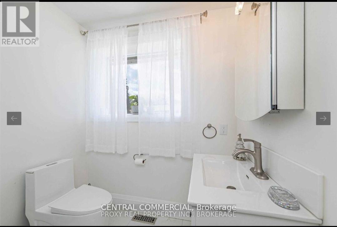 Main Floor - 38 Child Dr Drive N, Aurora, Ontario  L4G 1Y5 - Photo 15 - N12807266