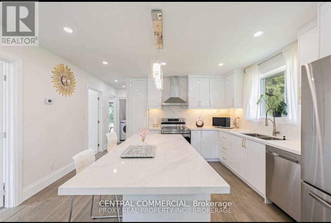 Main Floor - 38 Child Dr Drive N, Aurora, Ontario  L4G 1Y5 - Photo 2 - N12807266