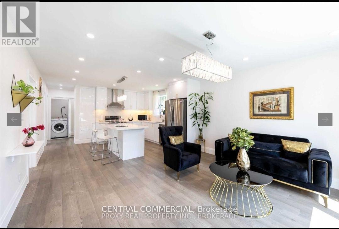 Main Floor - 38 Child Dr Drive N, Aurora, Ontario  L4G 1Y5 - Photo 4 - N12807266