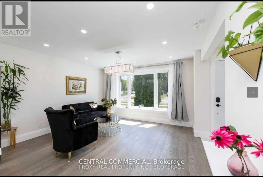 Main Floor - 38 Child Dr Drive N, Aurora, Ontario  L4G 1Y5 - Photo 6 - N12807266