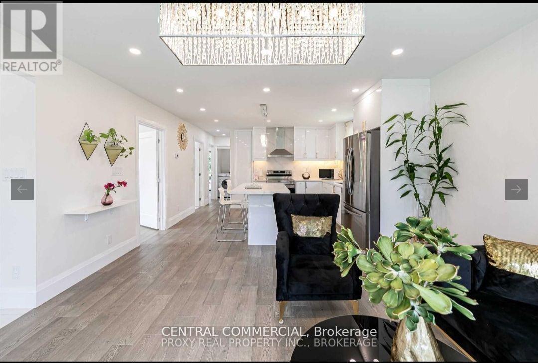 Main Floor - 38 Child Dr Drive N, Aurora, Ontario  L4G 1Y5 - Photo 9 - N12807266