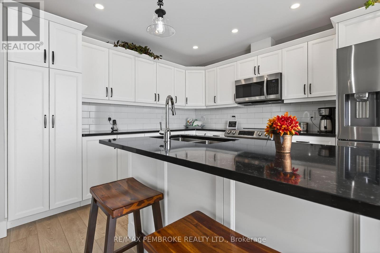 347 Nelson Street, Pembroke, Ontario  K8A 3N5 - Photo 17 - X12799038