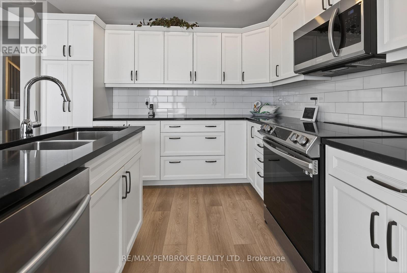 347 Nelson Street, Pembroke, Ontario  K8A 3N5 - Photo 18 - X12799038