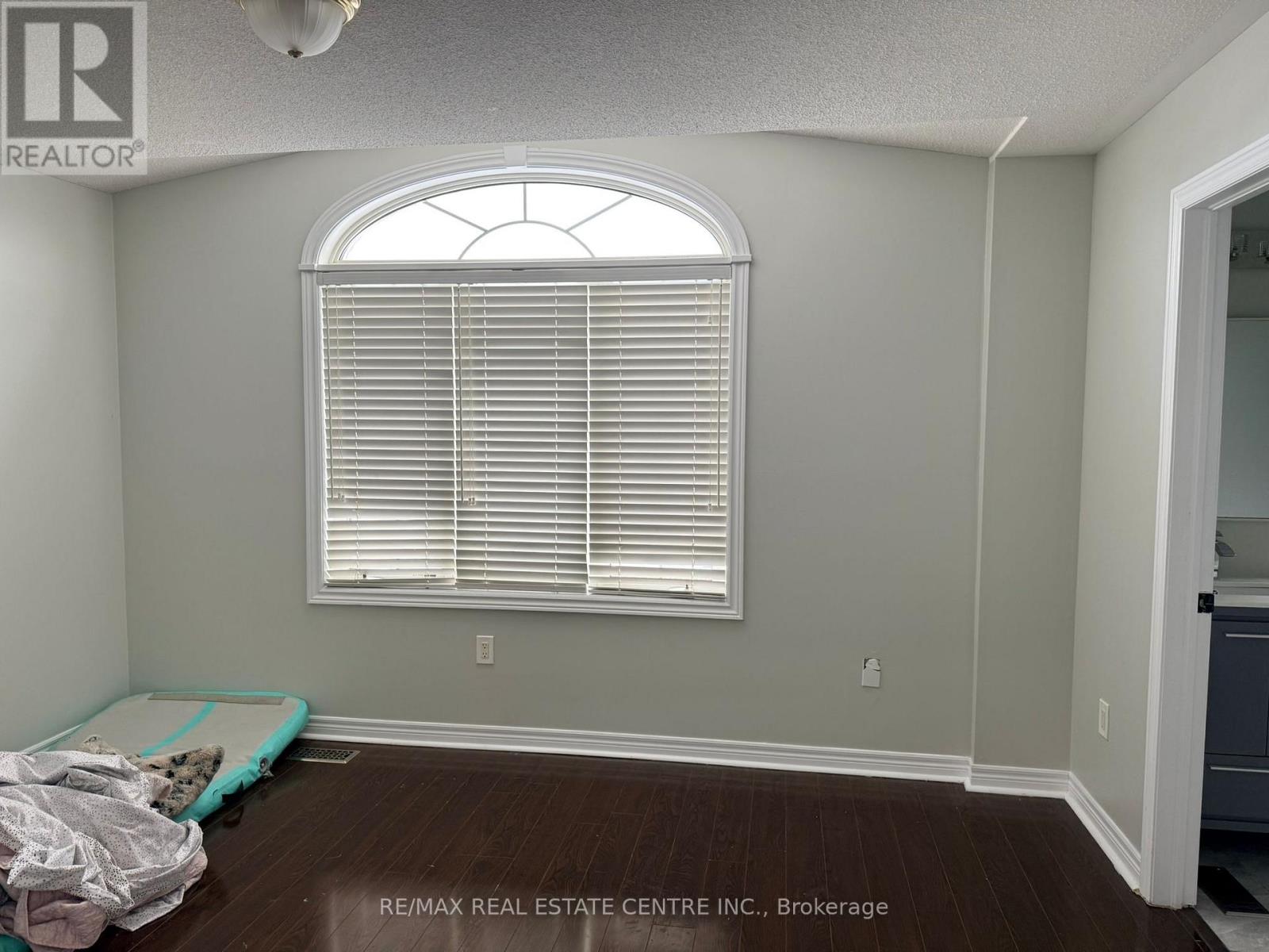 148 Gardenbrooke Trail, Brampton, Ontario  L6P 3C9 - Photo 13 - W12772994