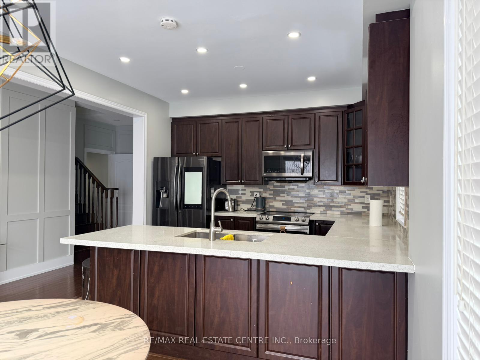 148 Gardenbrooke Trail, Brampton, Ontario  L6P 3C9 - Photo 8 - W12772994