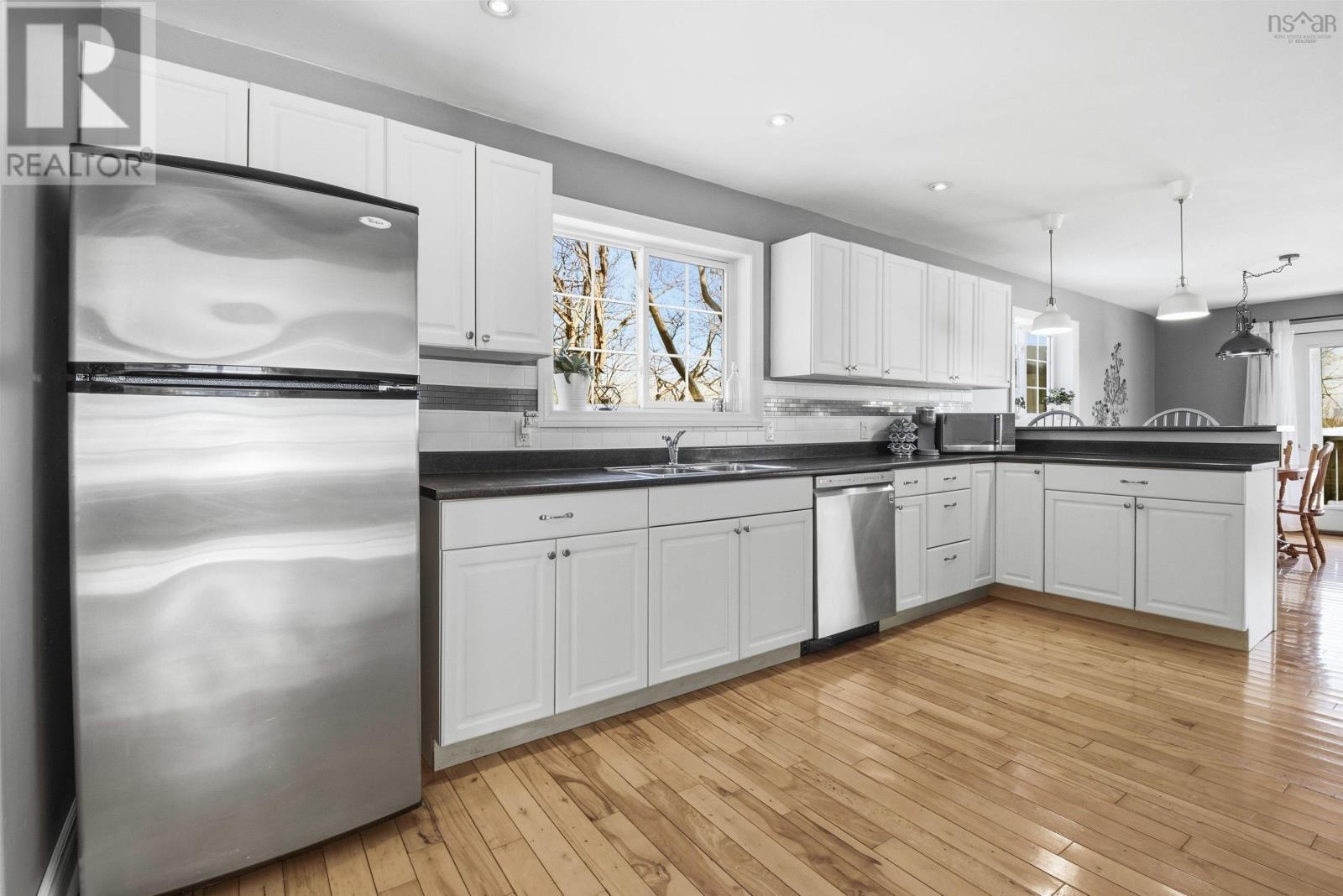 11 Maplewood Drive, Halifax, Nova Scotia  B3N 1C4 - Photo 14 - 202603124