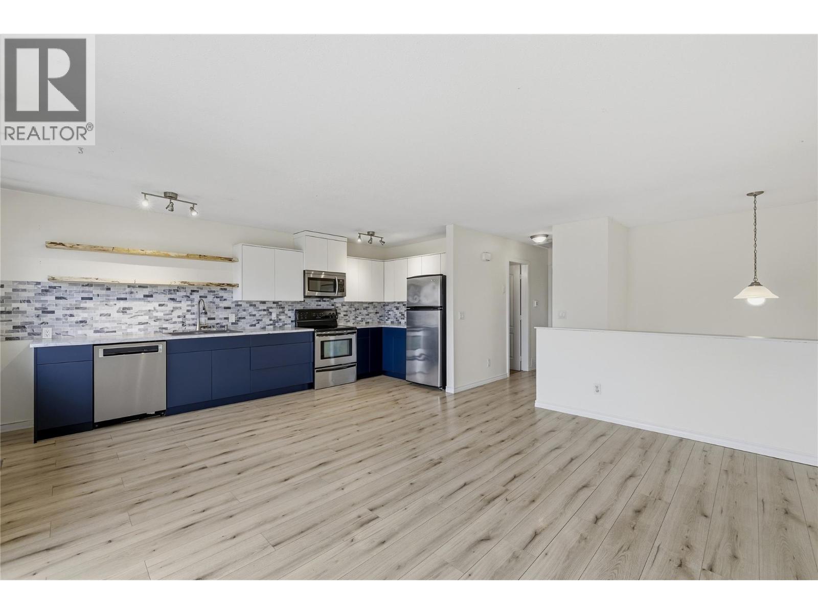 877 Tataryn Road, Kelowna, British Columbia  V1X 1N5 - Photo 14 - 10376409