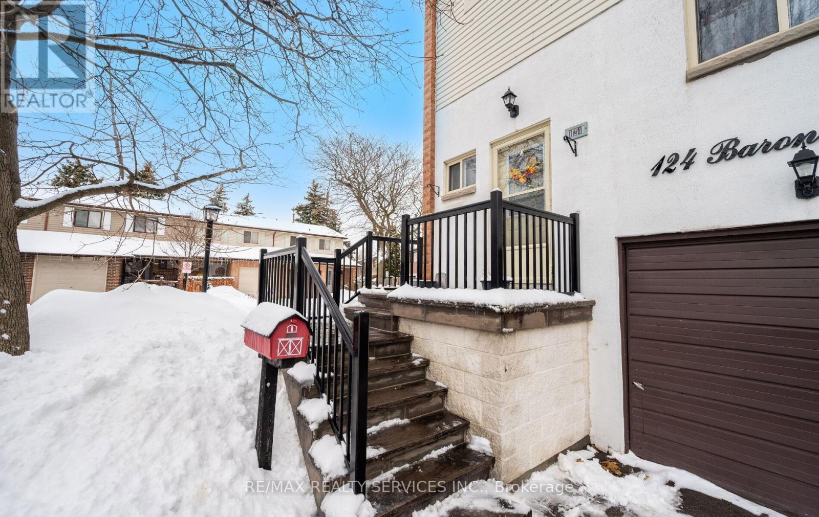 124 - 124 Baronwood Court, Brampton, Ontario  L6V 3H7 - Photo 5 - W12807196