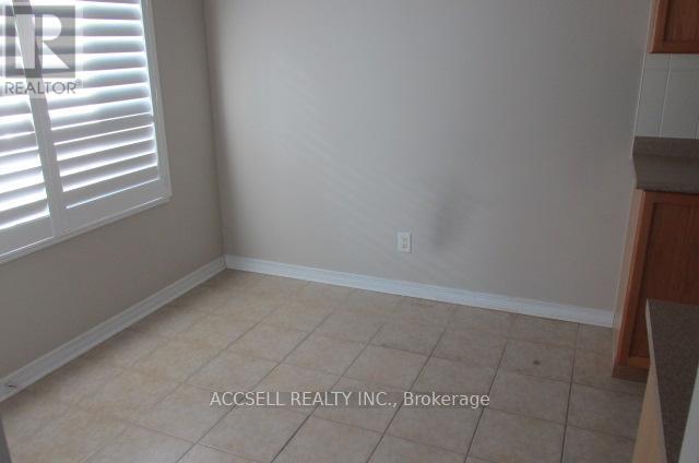 304 - 35 Via Rosedale, Brampton, Ontario  L6R 3J9 - Photo 5 - W12807198