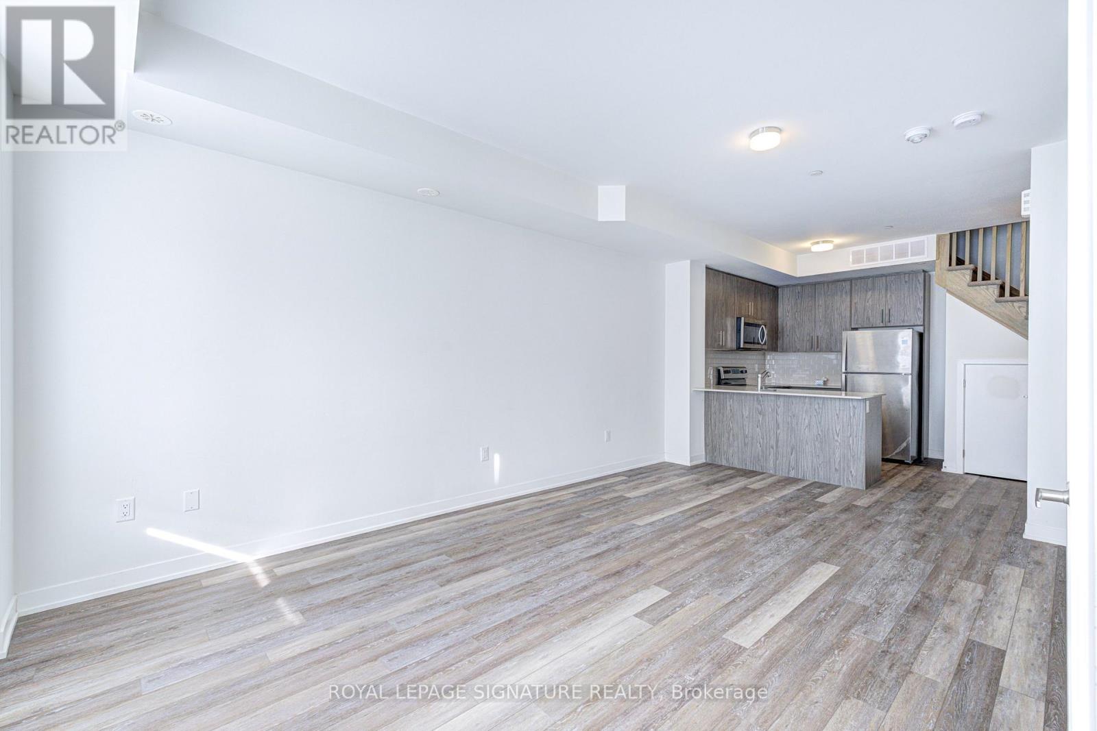 4 - 3429 Ridgeway Drive, Mississauga, Ontario  L5L 0B9 - Photo 5 - W12807210