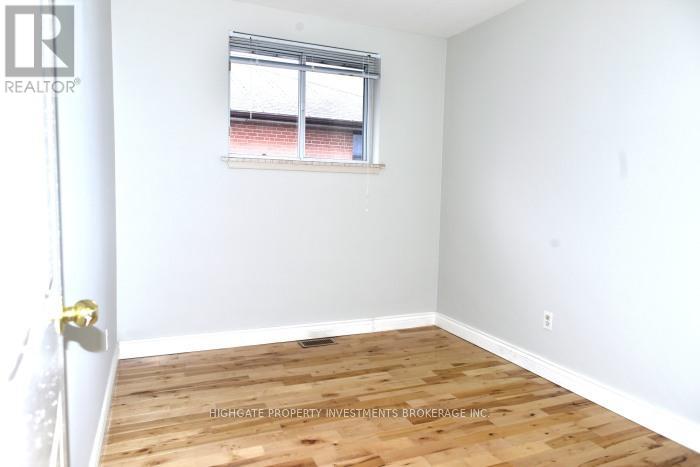 Upper - 19 Avondale Boulevard, Brampton, Ontario  L6T 1H1 - Photo 10 - W12807248