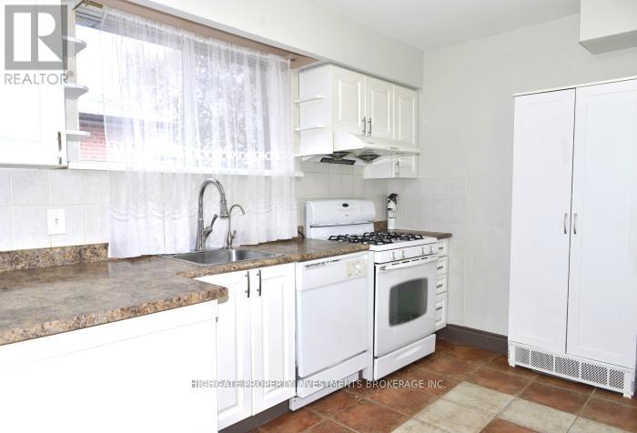 Upper - 19 Avondale Boulevard, Brampton, Ontario  L6T 1H1 - Photo 2 - W12807248