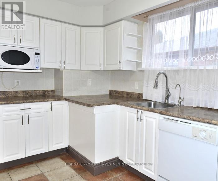 Upper - 19 Avondale Boulevard, Brampton, Ontario  L6T 1H1 - Photo 4 - W12807248