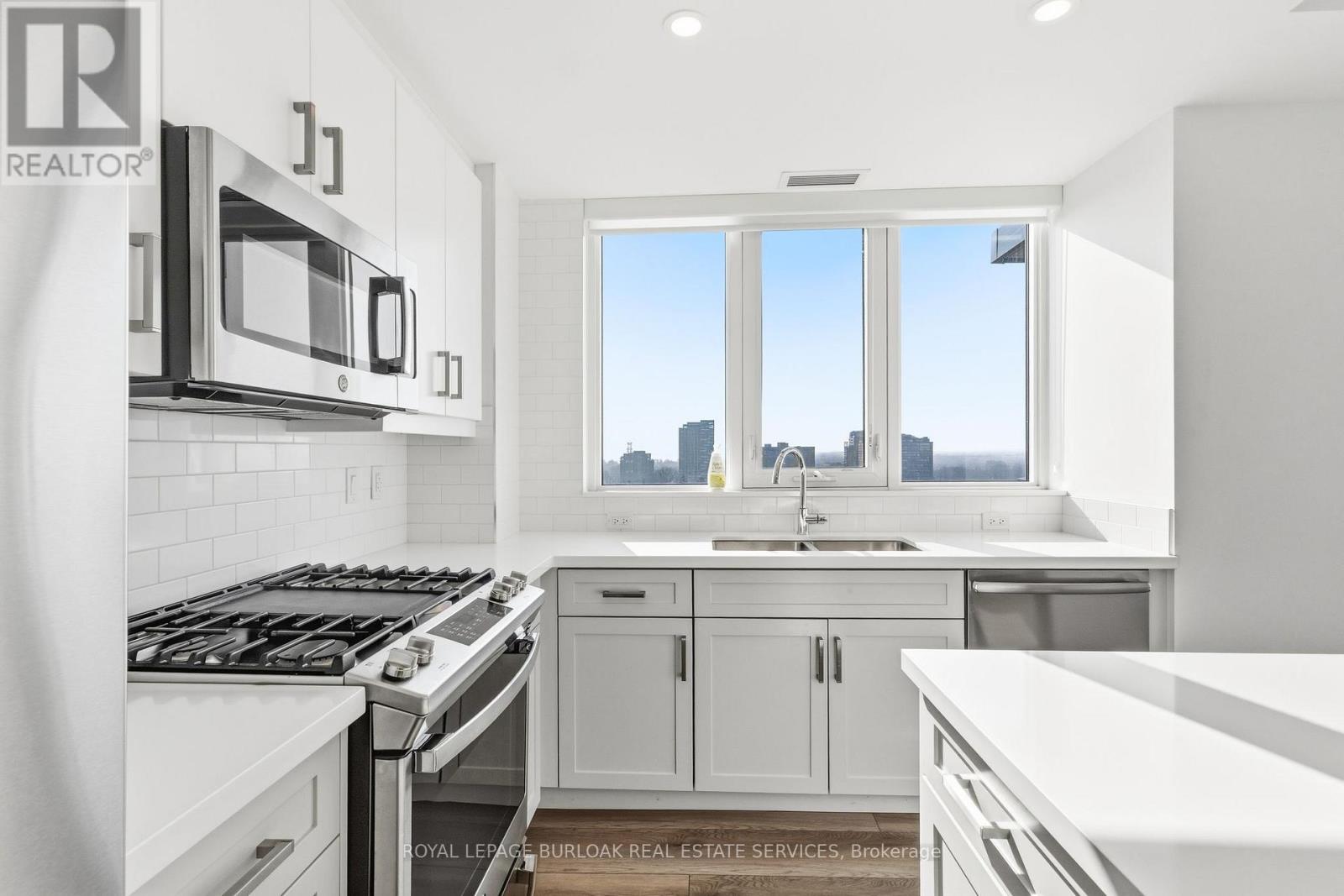 1407 - 2007 James Street, Burlington, Ontario  L7R 0G7 - Photo 7 - W12807268