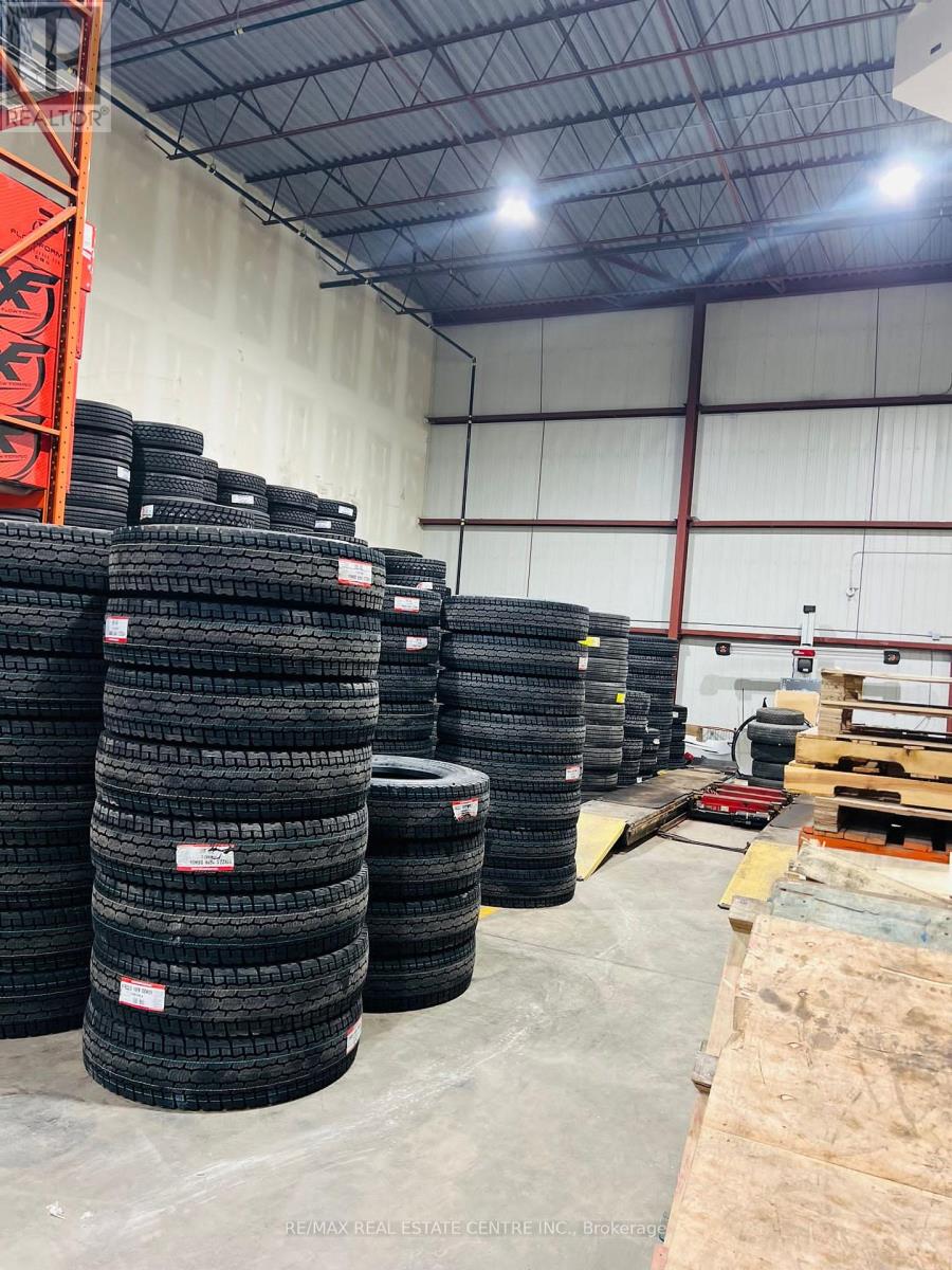 19 - 2070 Steeles Avenue, Brampton, Ontario  L6T 1A7 - Photo 3 - W12807276