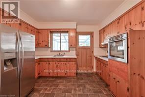 112 Academy Street, Hamilton, Ontario  L9G 2Y1 - Photo 9 - X12807228