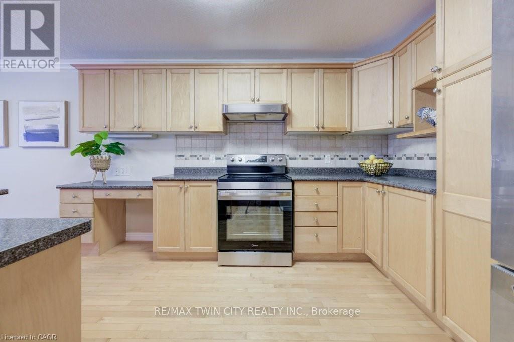 670 Salzburg Drive, Waterloo, Ontario  N2V 2N8 - Photo 18 - X12807238