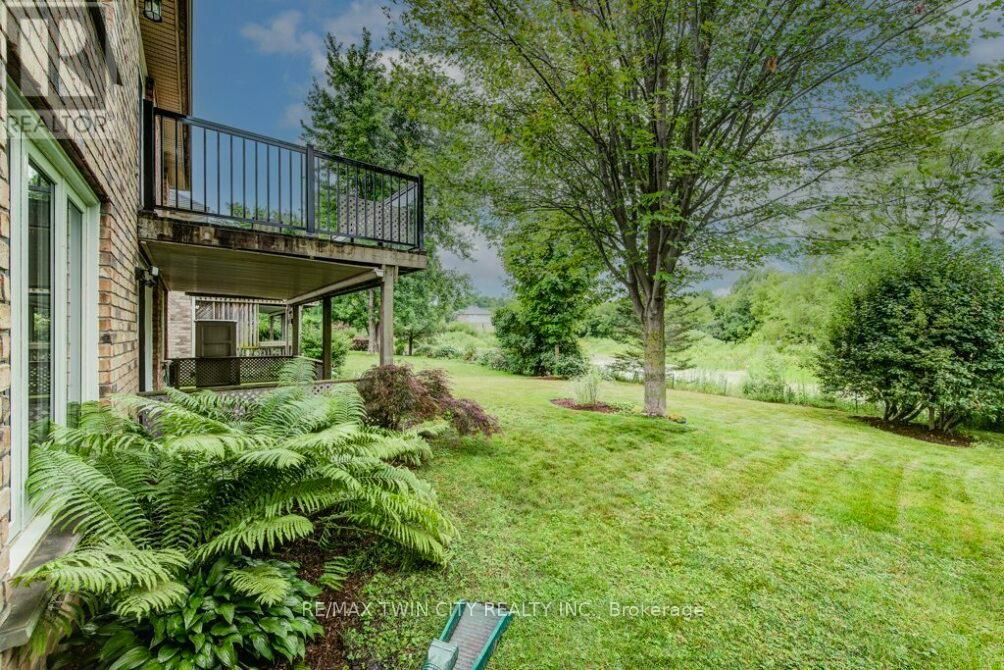 670 Salzburg Drive, Waterloo, Ontario  N2V 2N8 - Photo 47 - X12807238