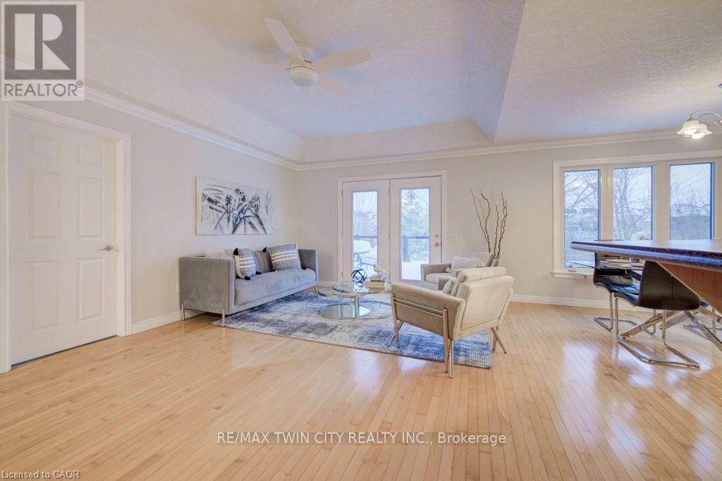 670 Salzburg Drive, Waterloo, Ontario  N2V 2N8 - Photo 9 - X12807238