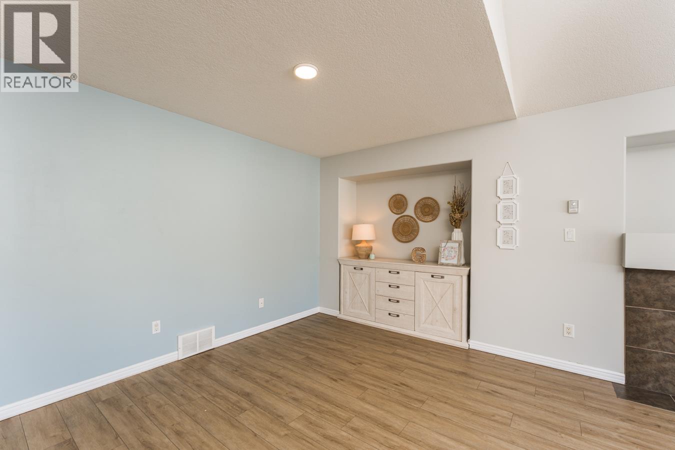 5745 Kovachich Drive, Prince George, British Columbia  V2N 6S8 - Photo 6 - R3092068