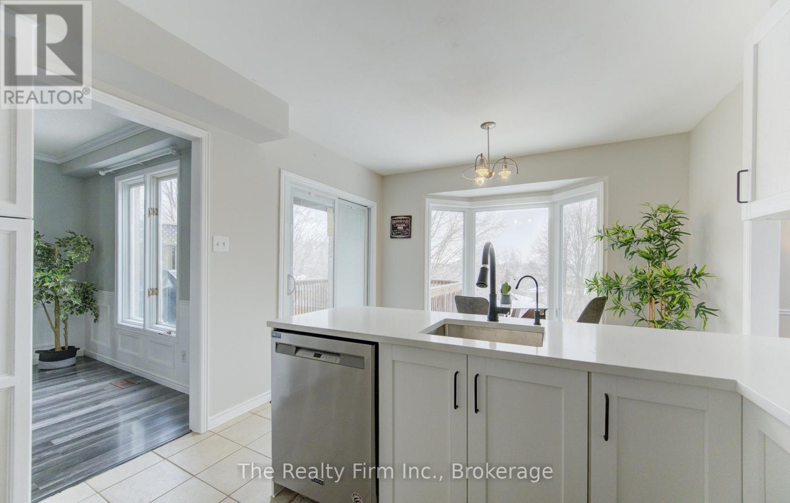 224 Brembel Court, Kitchener, Ontario  N2B 3T7 - Photo 12 - X12807452