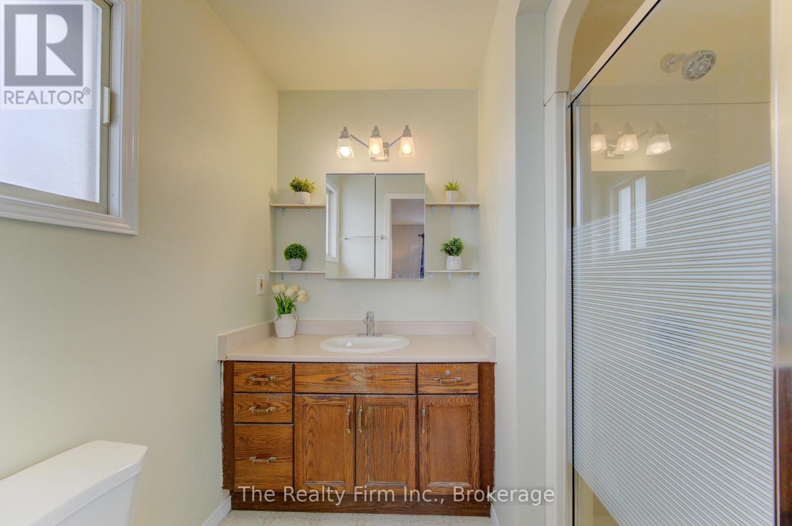 224 Brembel Court, Kitchener, Ontario  N2B 3T7 - Photo 33 - X12807452