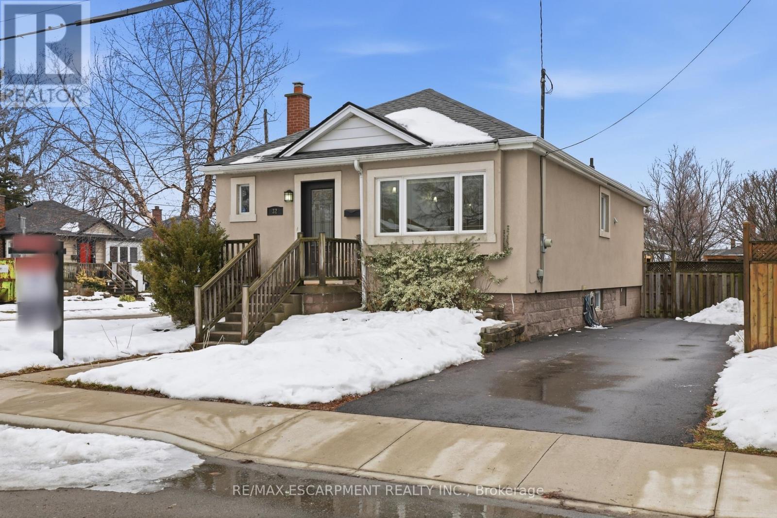 32 AUDREY STREET, Hamilton, Ontario