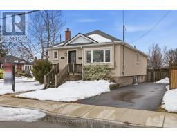 32 AUDREY STREET, Hamilton, Ontario